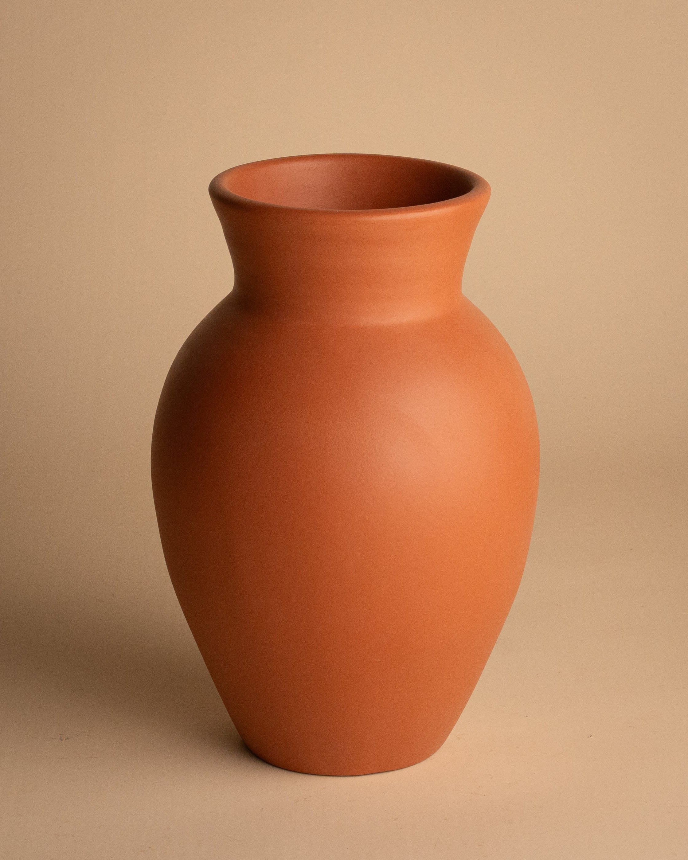 HANDGEMAAKTE VAAS – NAYA