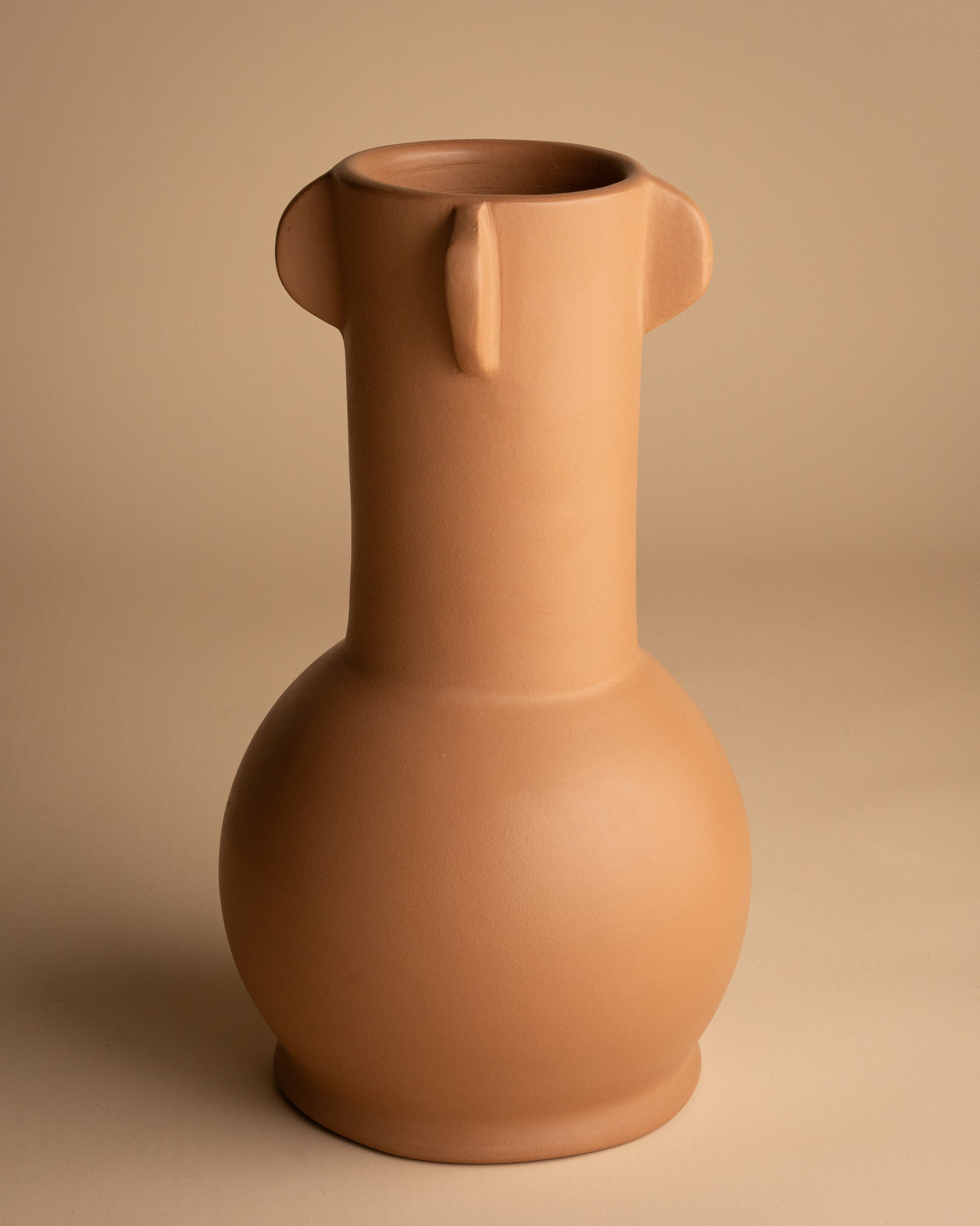 HANDGEMAAKTE VAAS – ARBA