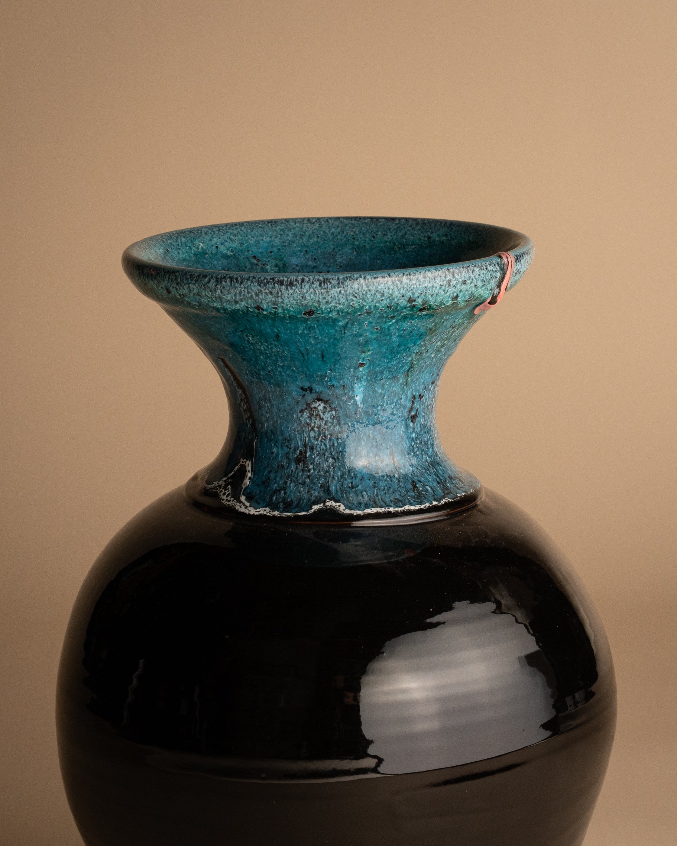 HANDGEMAAKTE VAAS – LAYLA