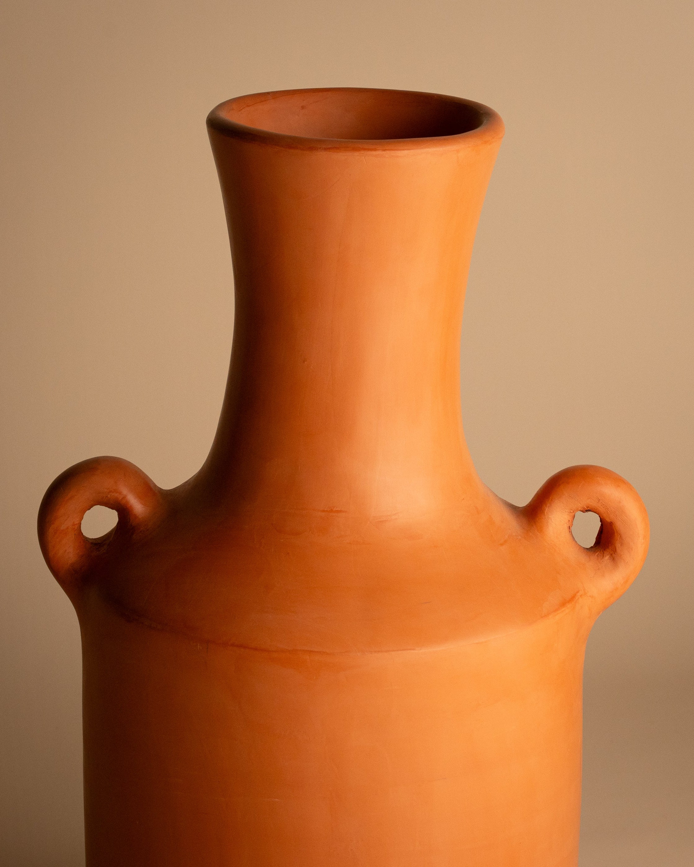 HANDGEMAAKTE VAAS – LUNA