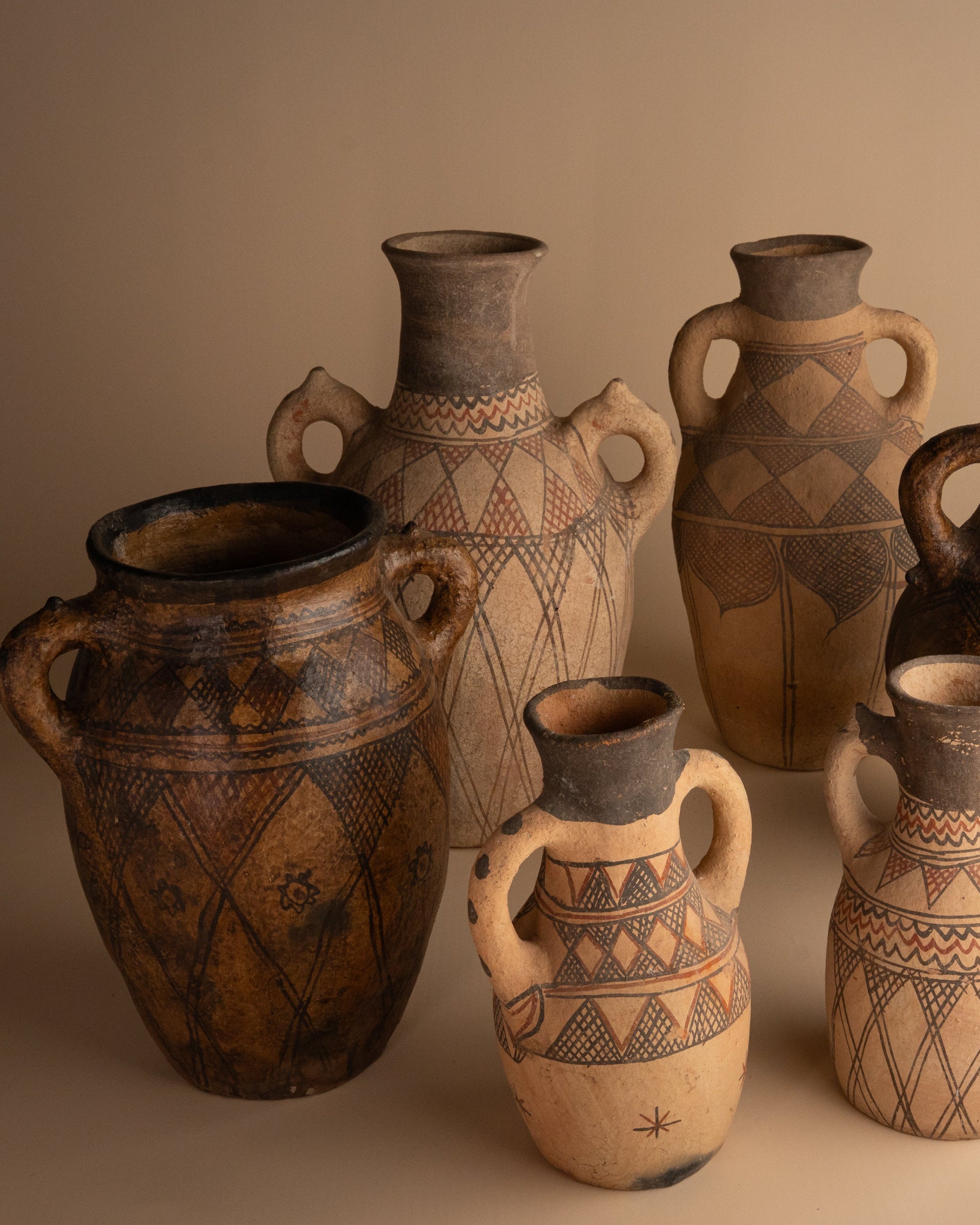 HANDGEMAAKTE VAAS – JEBLIE