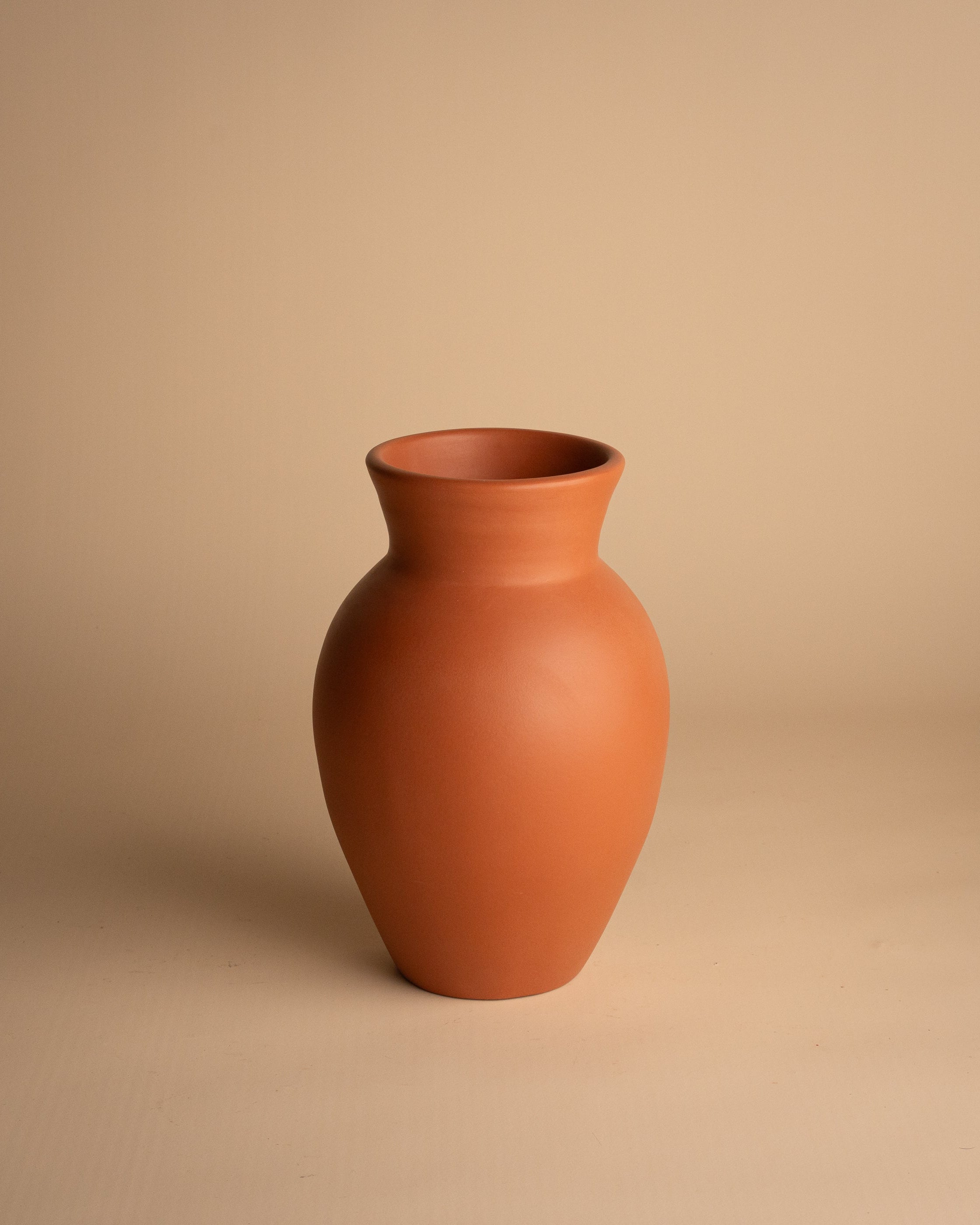 HANDGEMAAKTE VAAS – NAYA