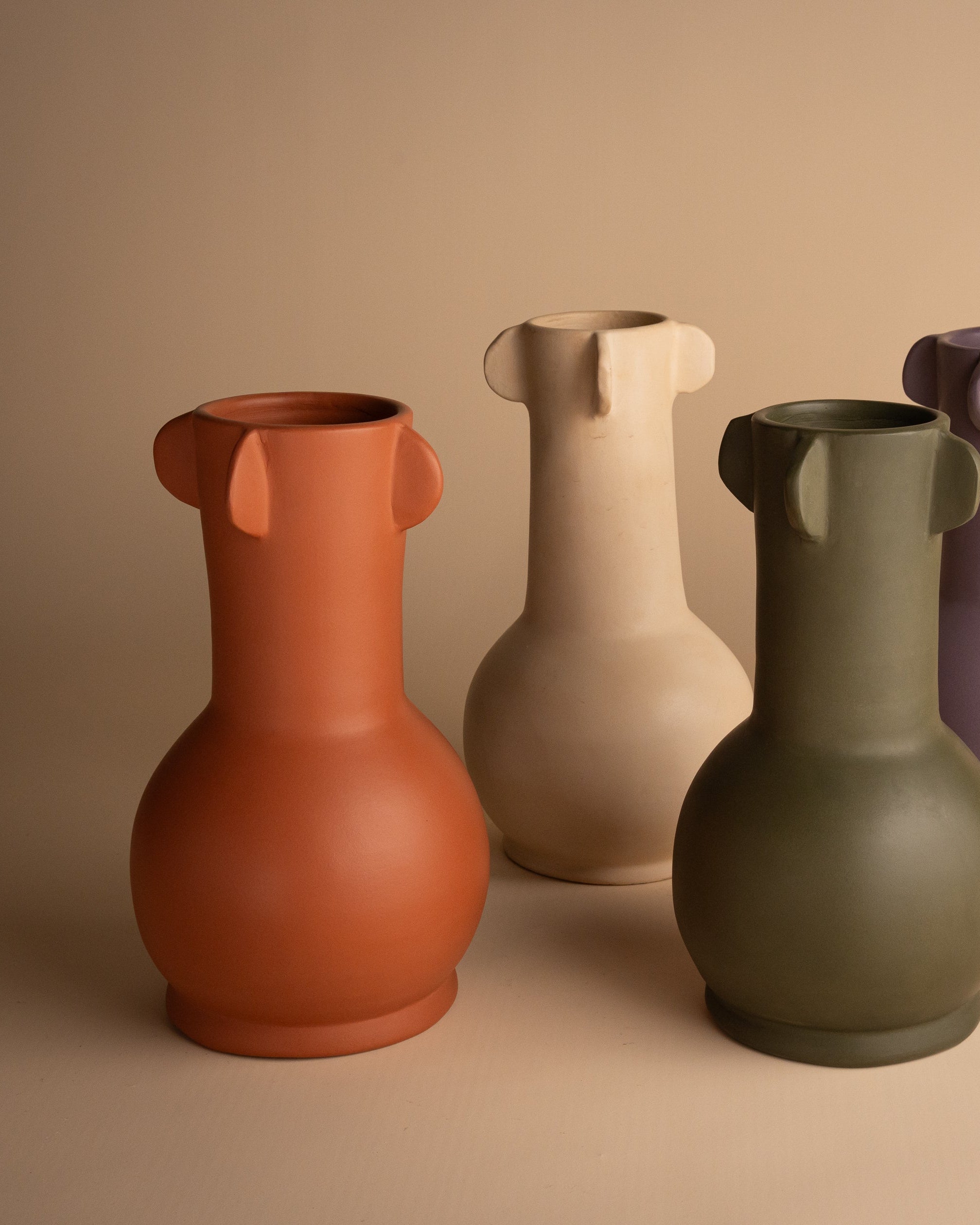 HANDGEMAAKTE VAAS – ARBA