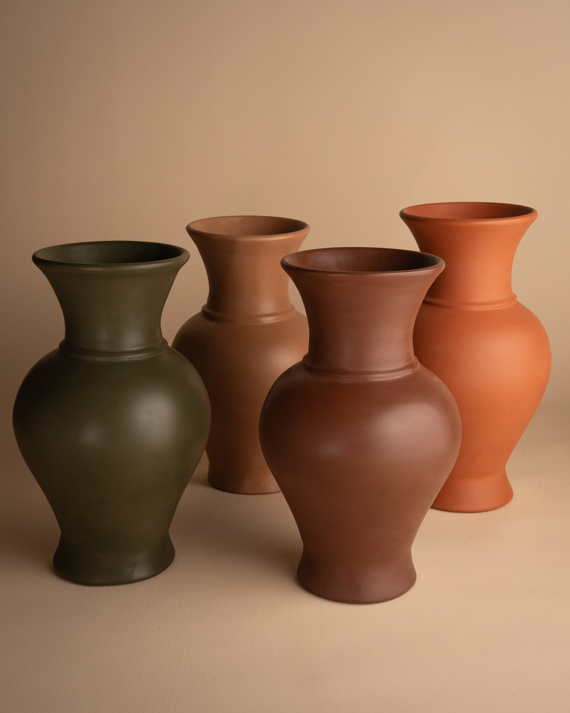 HANDGEMAAKTE VAAS – LAYN