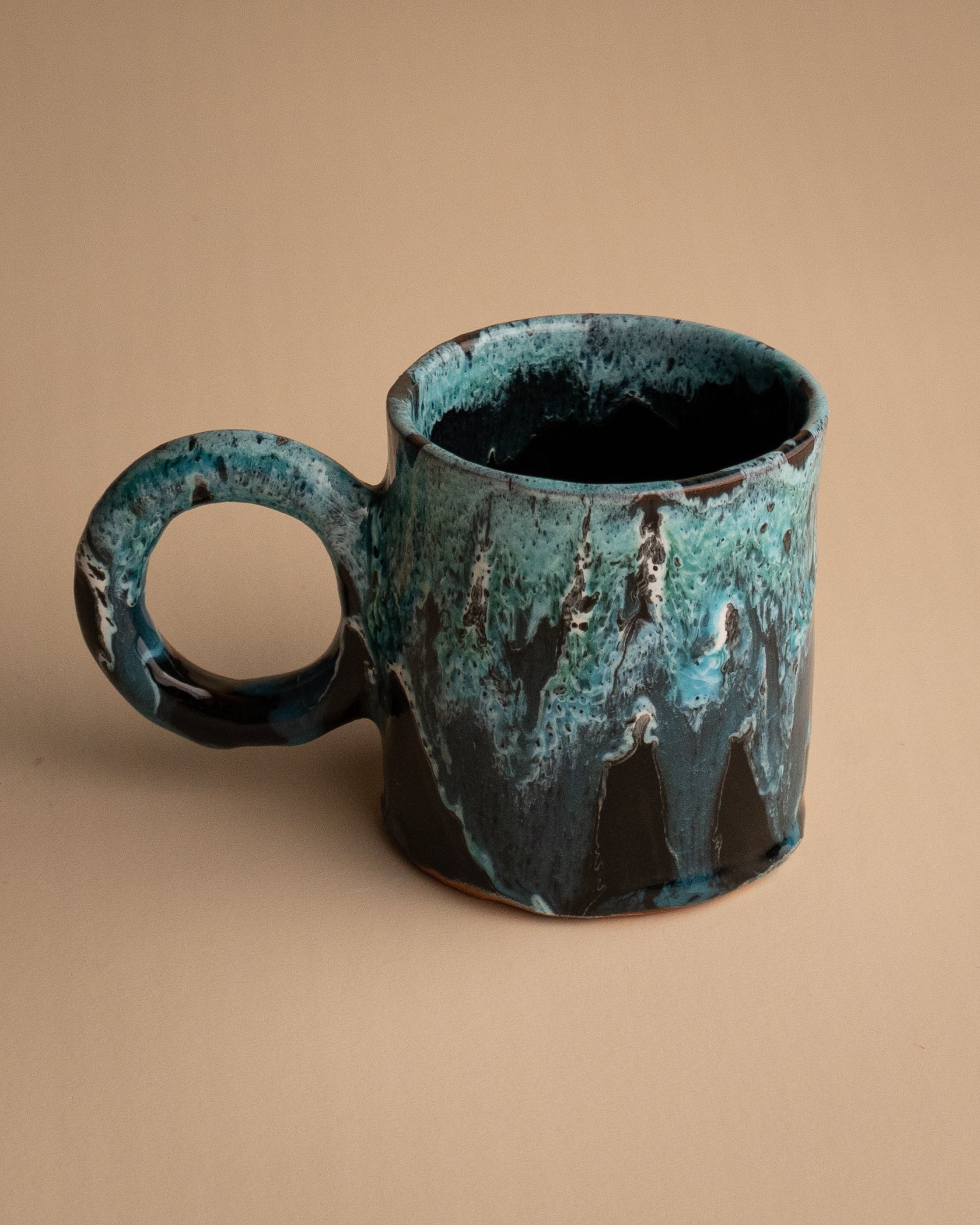 HANDGEMAAKTE MOK – AZRAQ