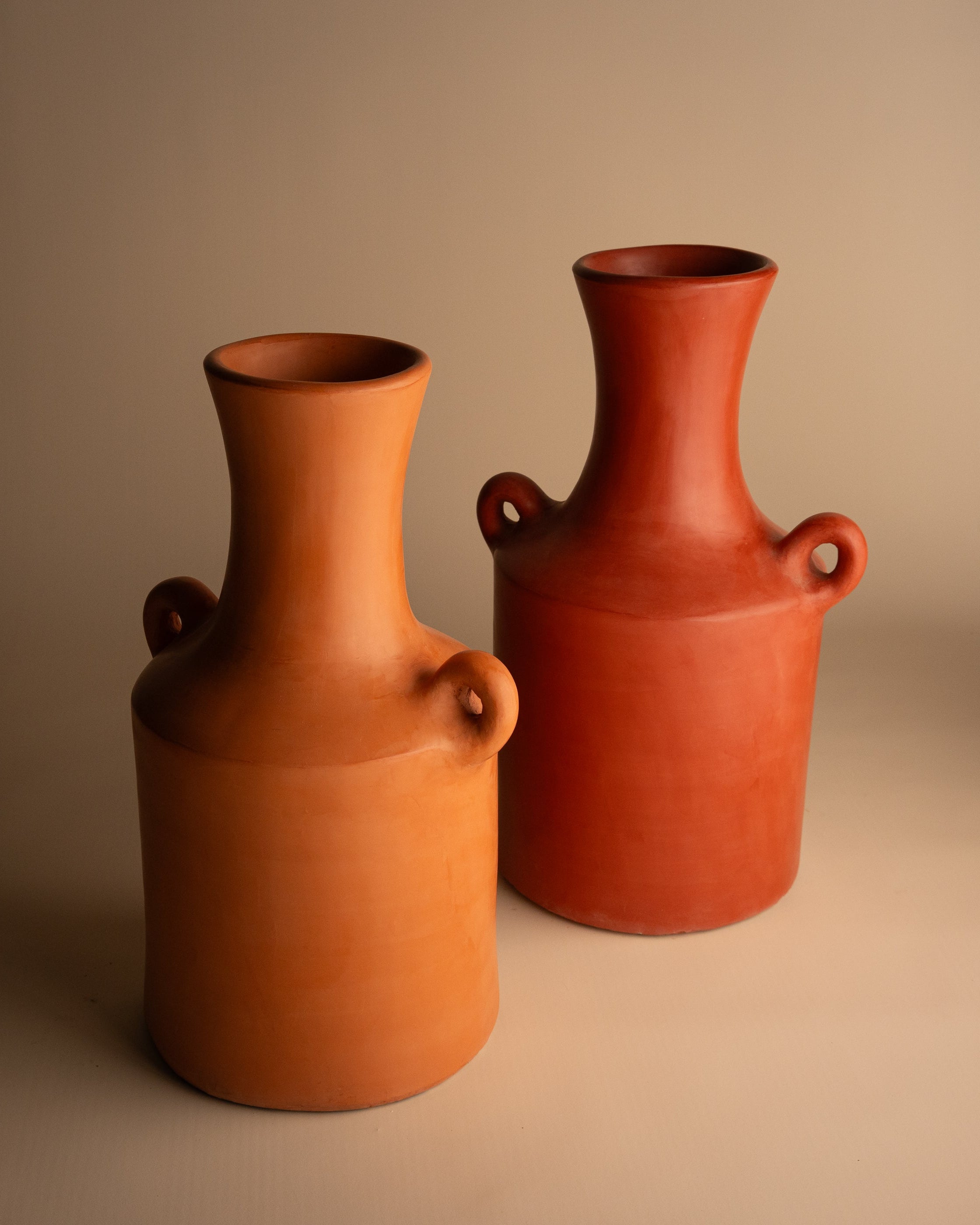 HANDGEMAAKTE VAAS – LUNA