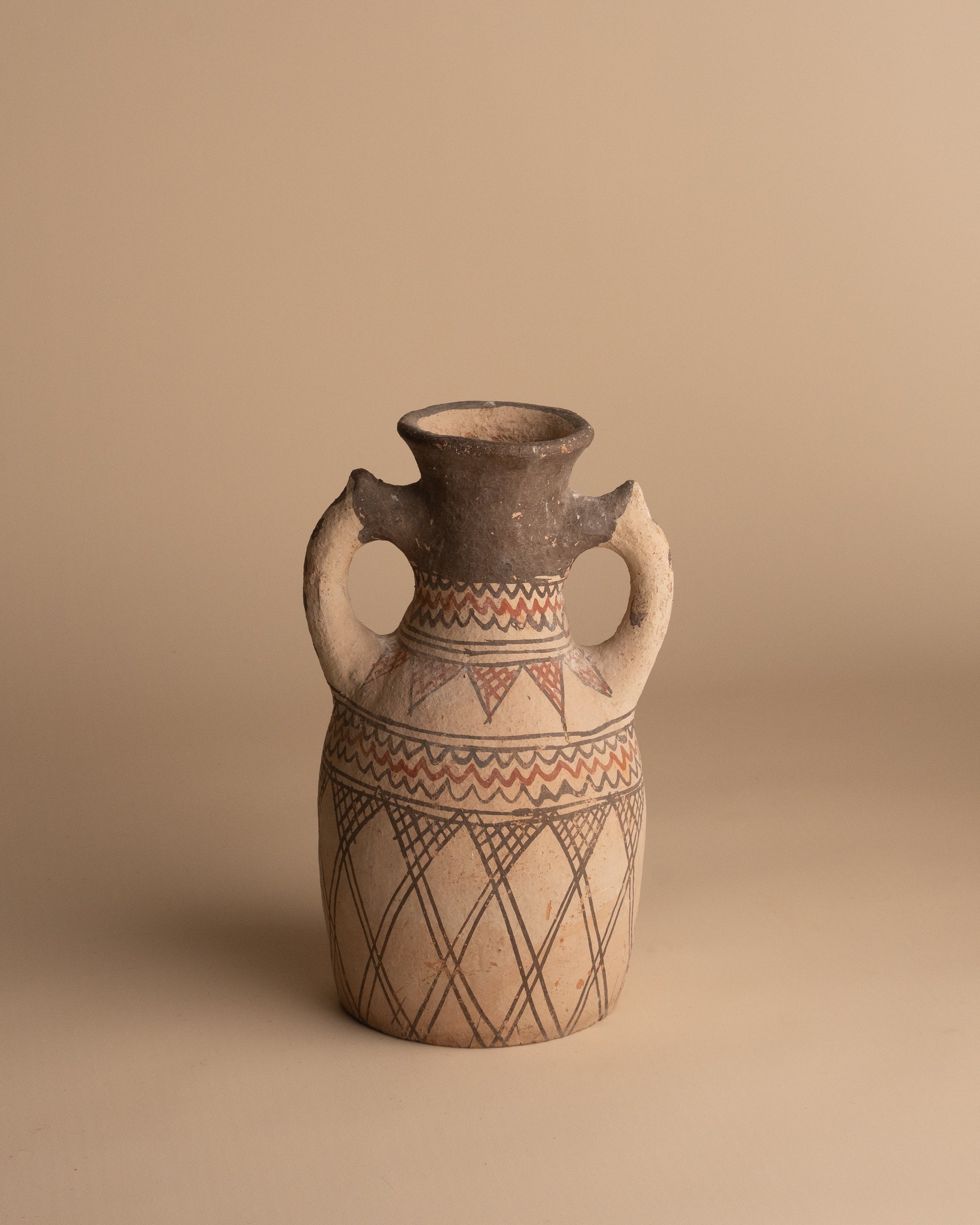 HANDGEMAAKTE VAAS– JBELLA