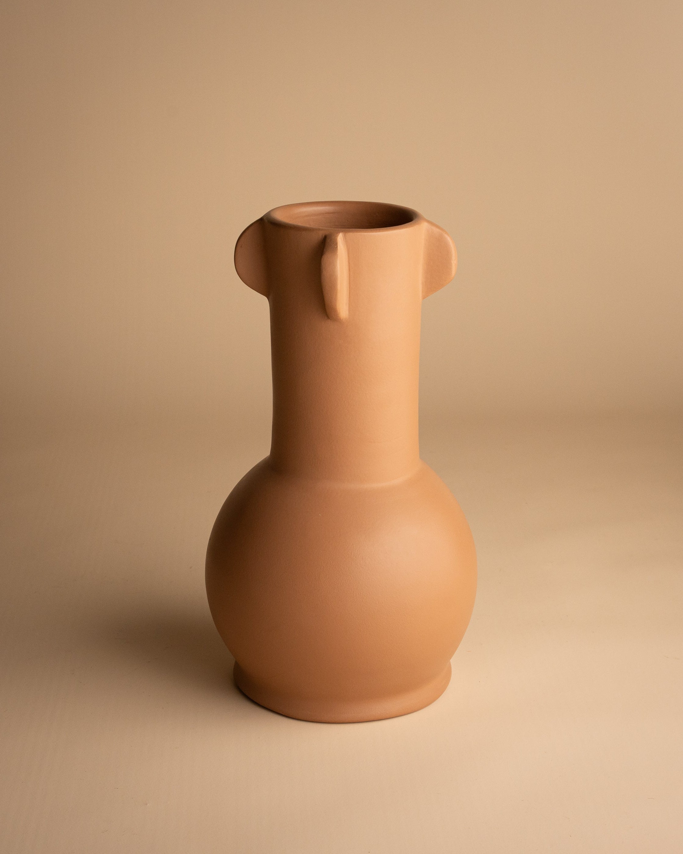 HANDGEMAAKTE VAAS – ARBA