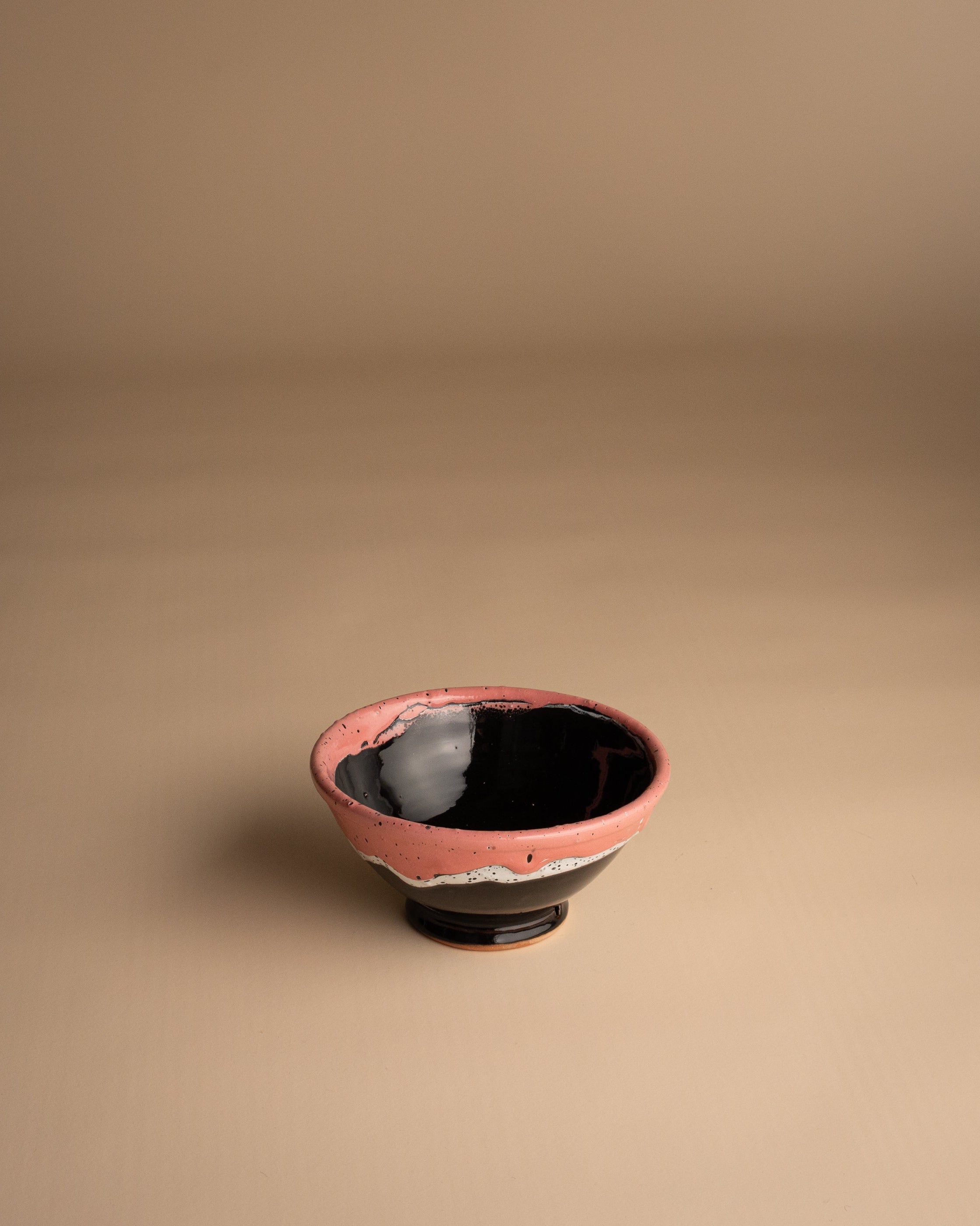 HANDGEMAAKTE KERAMIEK SCHAAL – ZAHRA