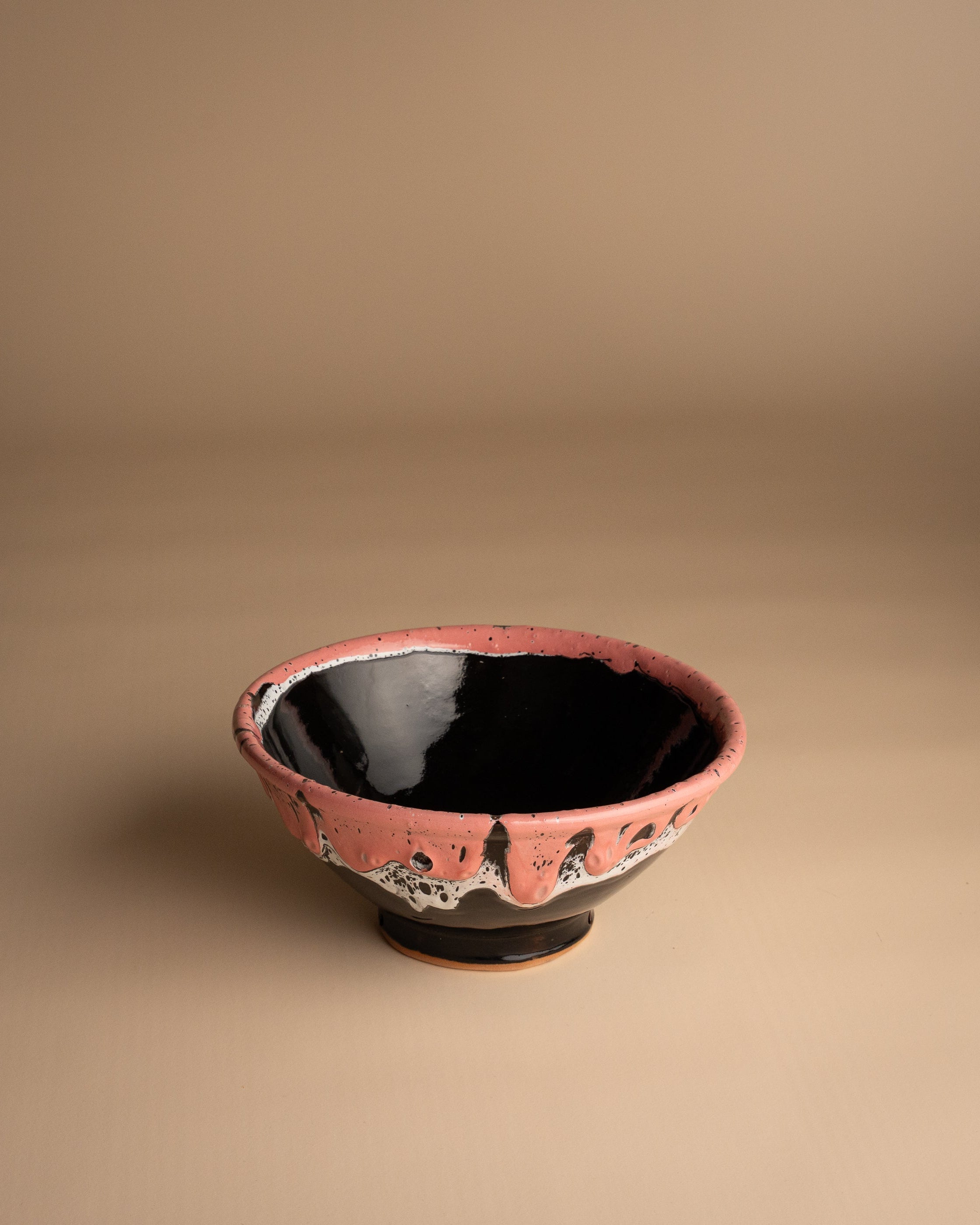 HANDGEMAAKTE KERAMIEK SCHAAL – ZAHRA