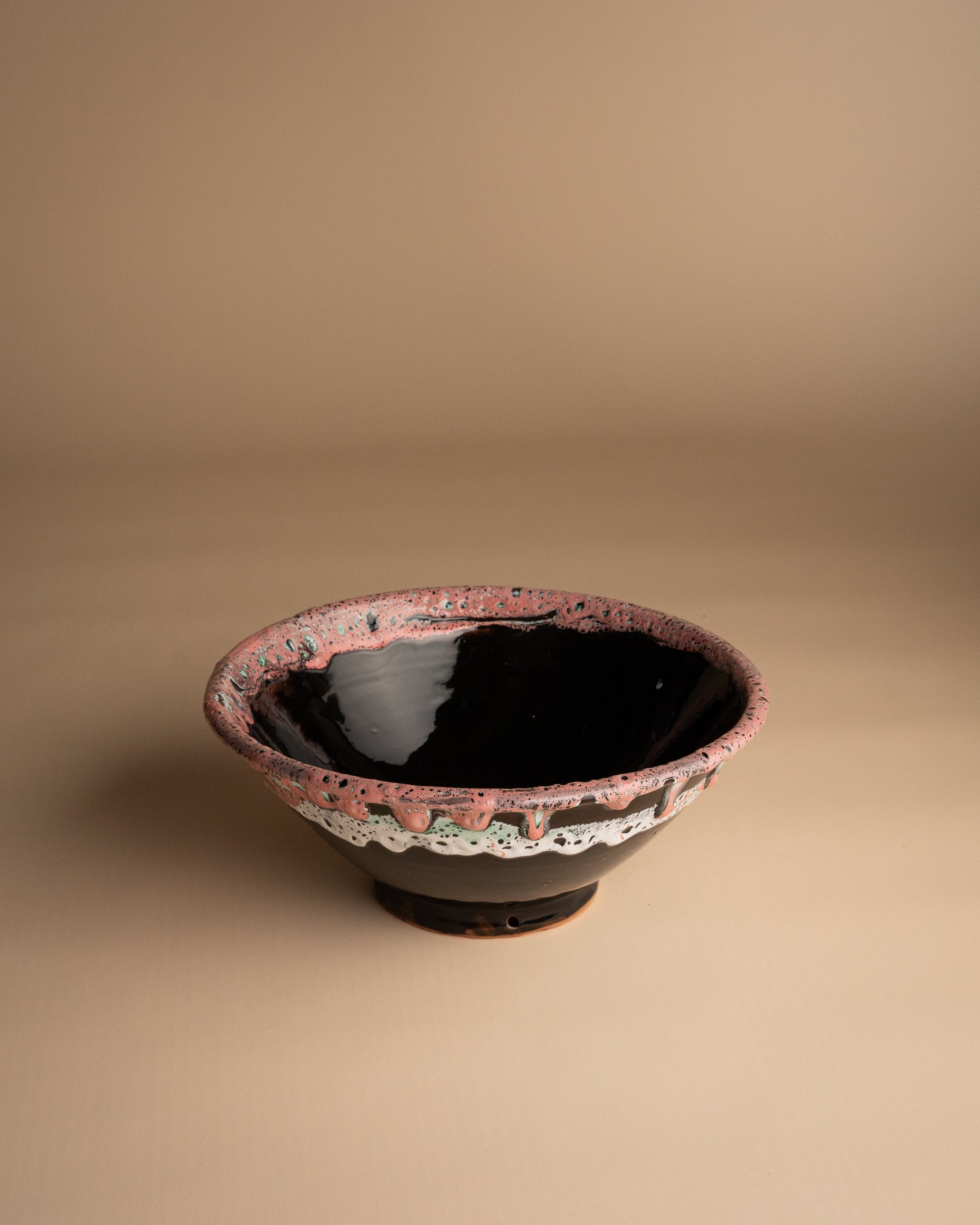 HANDGEMAAKTE KERAMIEK SCHAAL – ZAHRA