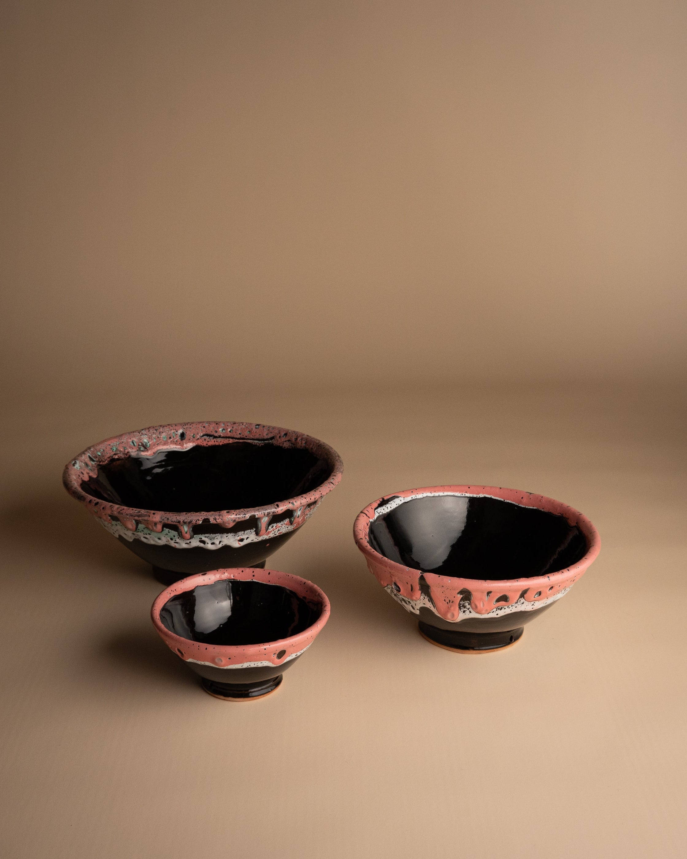 HANDGEMAAKTE KERAMIEK SCHAAL – ZAHRA