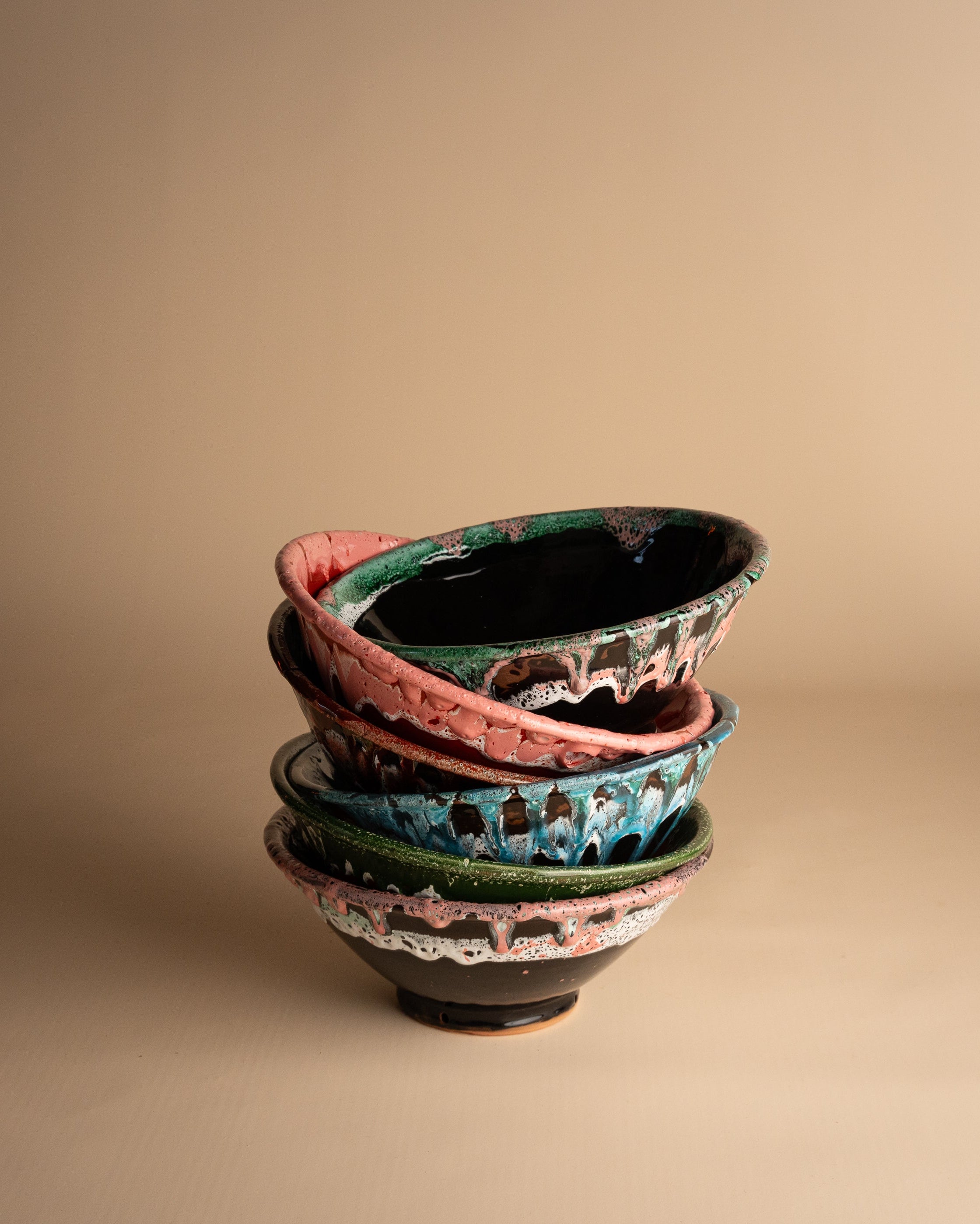 HANDGEMAAKTE KERAMIEK SCHAAL – TRAB